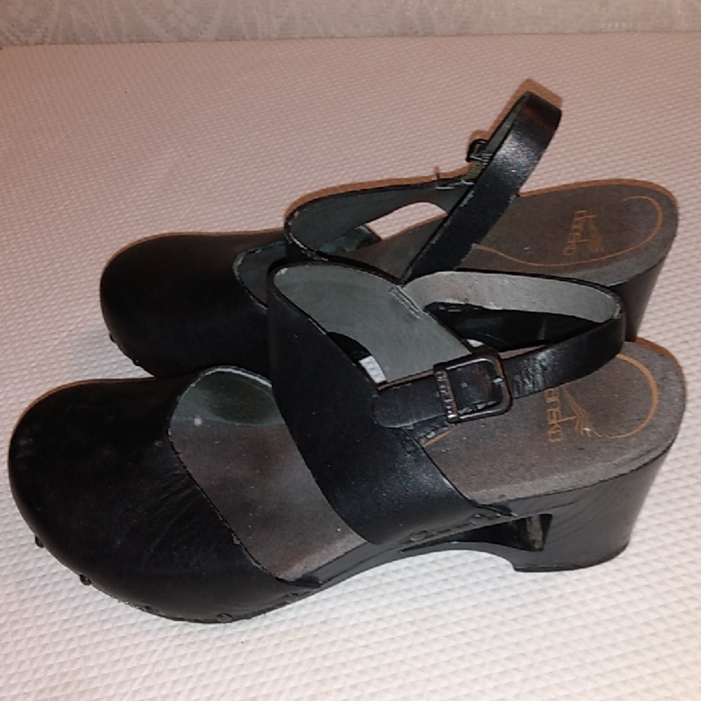 Black Women's Clog Heels with Ankle Strap